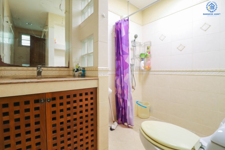 *****ทาวน์เฮ้าส์ 3 ชั้น มือสอง พร้อมอยู่ ม.ศุภารมย์ แจ้งวัฒนะ-ปากเกร็ด หลังมุม เนื้อที่ 31.4 ตร.ว. ฟังก์ชัน 3 ห้องนอน 3 ห้องน้ำ  2 ที่จอดรถพื้นที่ใช้สอย 200 ตร.ม. แถมฟรี เครื่องปรับอากาศ 4 เครื่อง, เครื่องทำน้ำอุ่น 3 เครื่อง และ เครื่องดูดควัน 1 เครื่อง บนทำเลดีที่สุด! เชื่อมต่อถนนหลายเส้น ใกล้เซ็นทรัลแจ้งวัฒนะ ทางด่วน "แจ้งวัฒนะ" และเมืองทองธานี